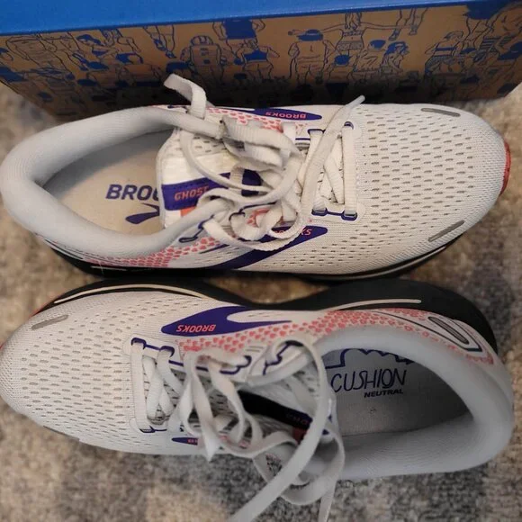Brooks Women's Ghost 14 Athletic Shoes - White/Purple - Size 6.5 - Picture 3 of 8